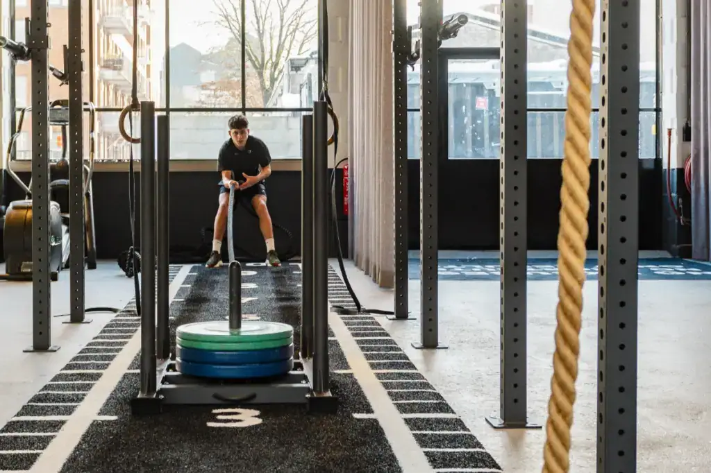 Personal training HYROX oefening sled pull